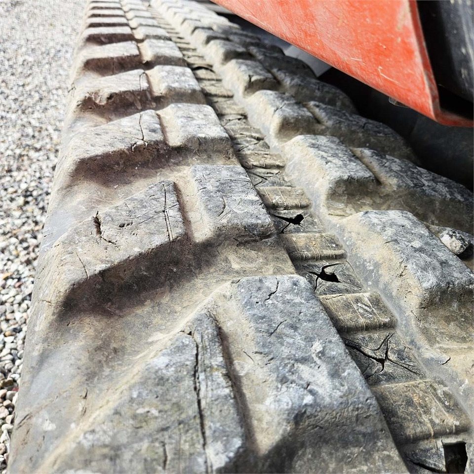 Minikotró Kubota KX057-4: 38 kép. Minikotró Kubota KX057-4: 38 kép.