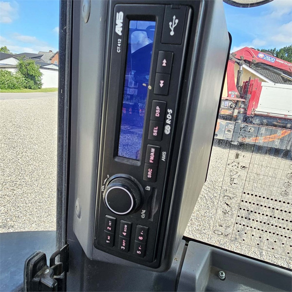 Minikotró Kubota KX057-4: 16 kép. Minikotró Kubota KX057-4: 16 kép.