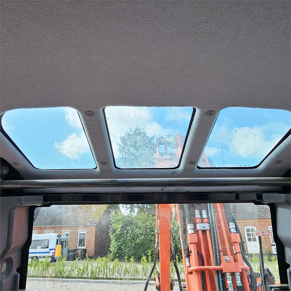 Minikotró Kubota KX057-4: 18 kép. Minikotró Kubota KX057-4: 18 kép.