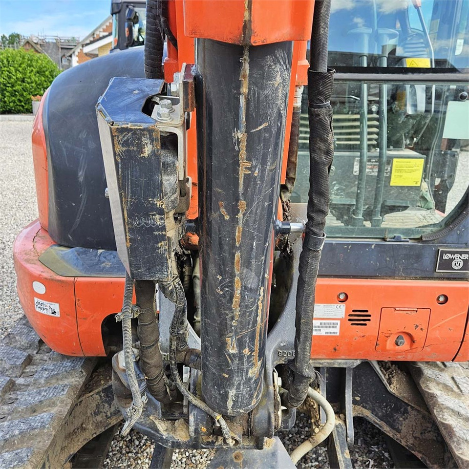 Minikotró Kubota KX057-4: 22 kép. Minikotró Kubota KX057-4: 22 kép.