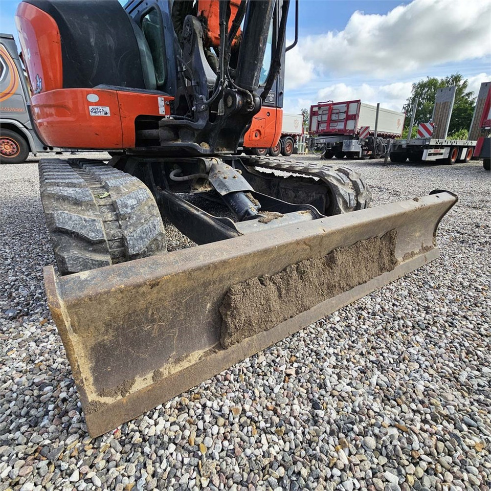 Minikotró Kubota KX057-4: 32 kép. Minikotró Kubota KX057-4: 32 kép.