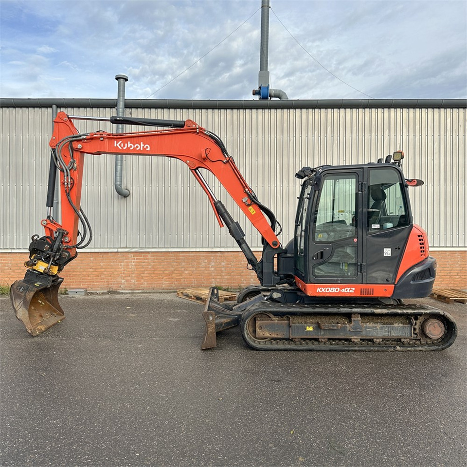 Kubota KX080-4 A2 - Minikotró: 1 kép. Kubota KX080-4 A2 - Minikotró: 1 kép.