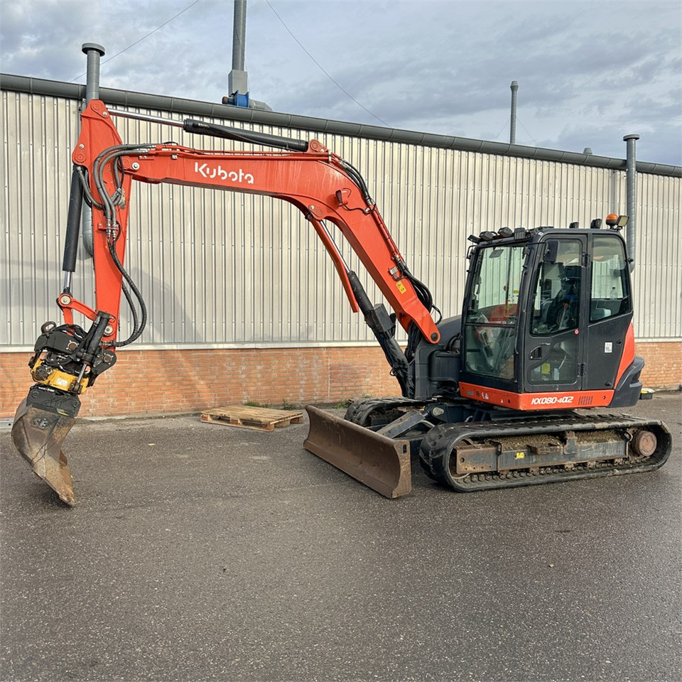 Kubota KX080-4 A2 - Minikotró: 2 kép. Kubota KX080-4 A2 - Minikotró: 2 kép.