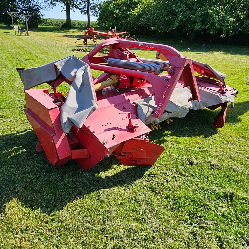 Kuhn GMD 900 - Szálastakarmány betakarítás gépei: 1 kép. Kuhn GMD 900 - Szálastakarmány betakarítás gépei: 1 kép.