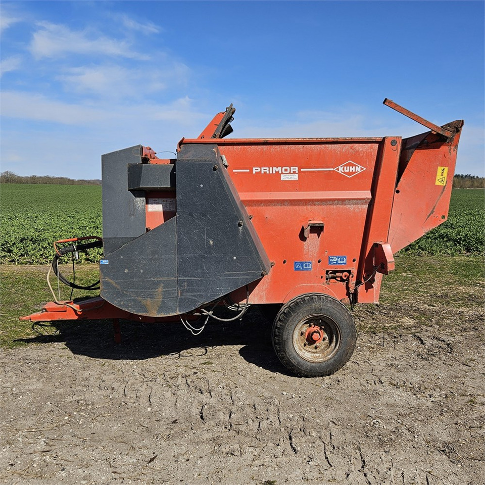 Kuhn PRI 3560 - Állattartás gépei: 2 kép. Kuhn PRI 3560 - Állattartás gépei: 2 kép.