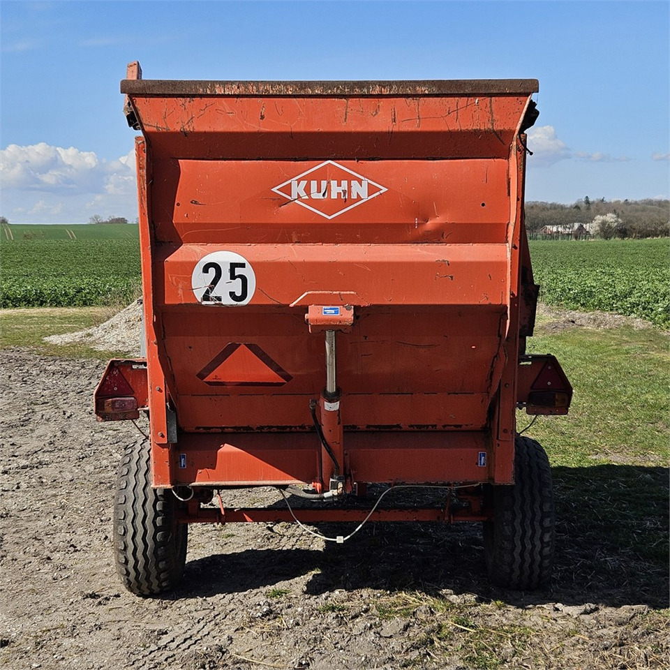 Kuhn PRI 3560 - Állattartás gépei: 4 kép. Kuhn PRI 3560 - Állattartás gépei: 4 kép.