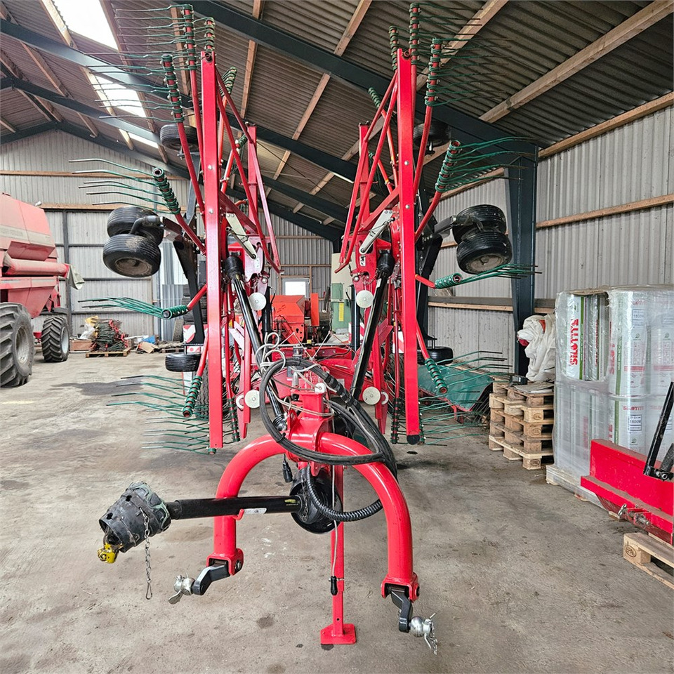 Kverneland 9590C - Szálastakarmány betakarítás gépei: 3 kép. Kverneland 9590C - Szálastakarmány betakarítás gépei: 3 kép.