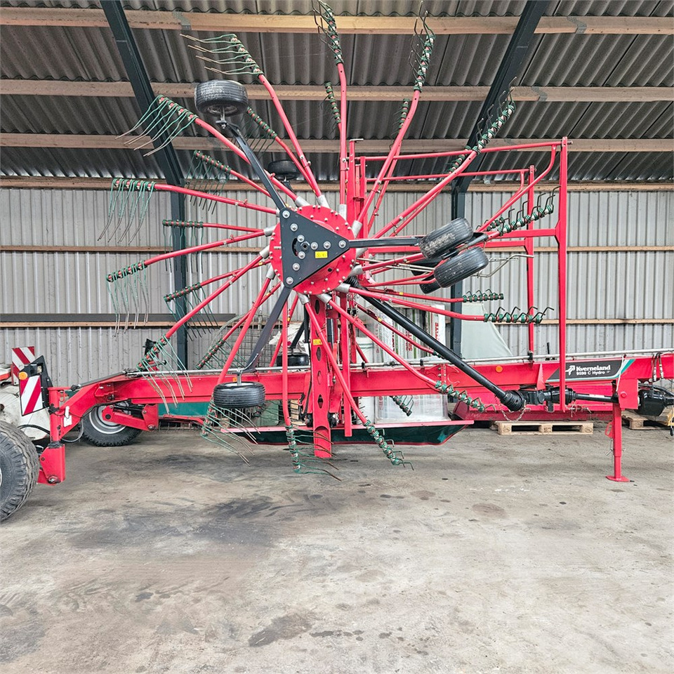 Kverneland 9590C - Szálastakarmány betakarítás gépei: 1 kép. Kverneland 9590C - Szálastakarmány betakarítás gépei: 1 kép.