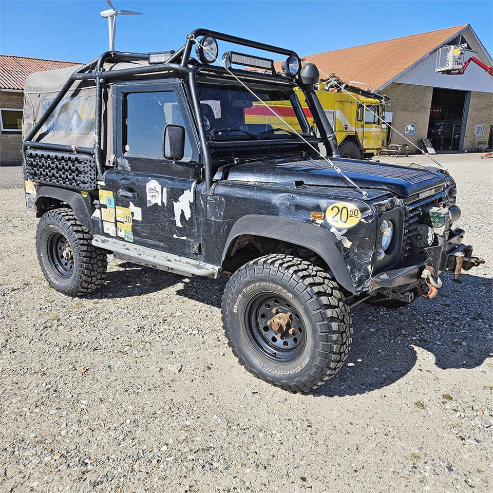 Land Rover Defender 90 - Autó: 1 kép. Land Rover Defender 90 - Autó: 1 kép.
