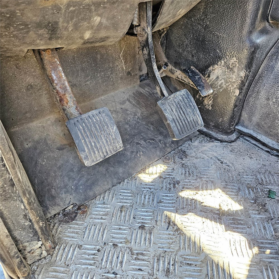 Terepjáró/ SUV Land Rover Defender 90: 19 kép. Terepjáró/ SUV Land Rover Defender 90: 19 kép.