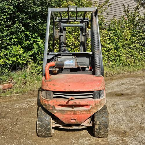 Linde 25 D - Villás targonca: 5 kép. Linde 25 D - Villás targonca: 5 kép.