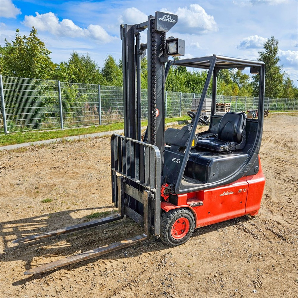 Linde E16 - Villás targonca: 1 kép. Linde E16 - Villás targonca: 1 kép.