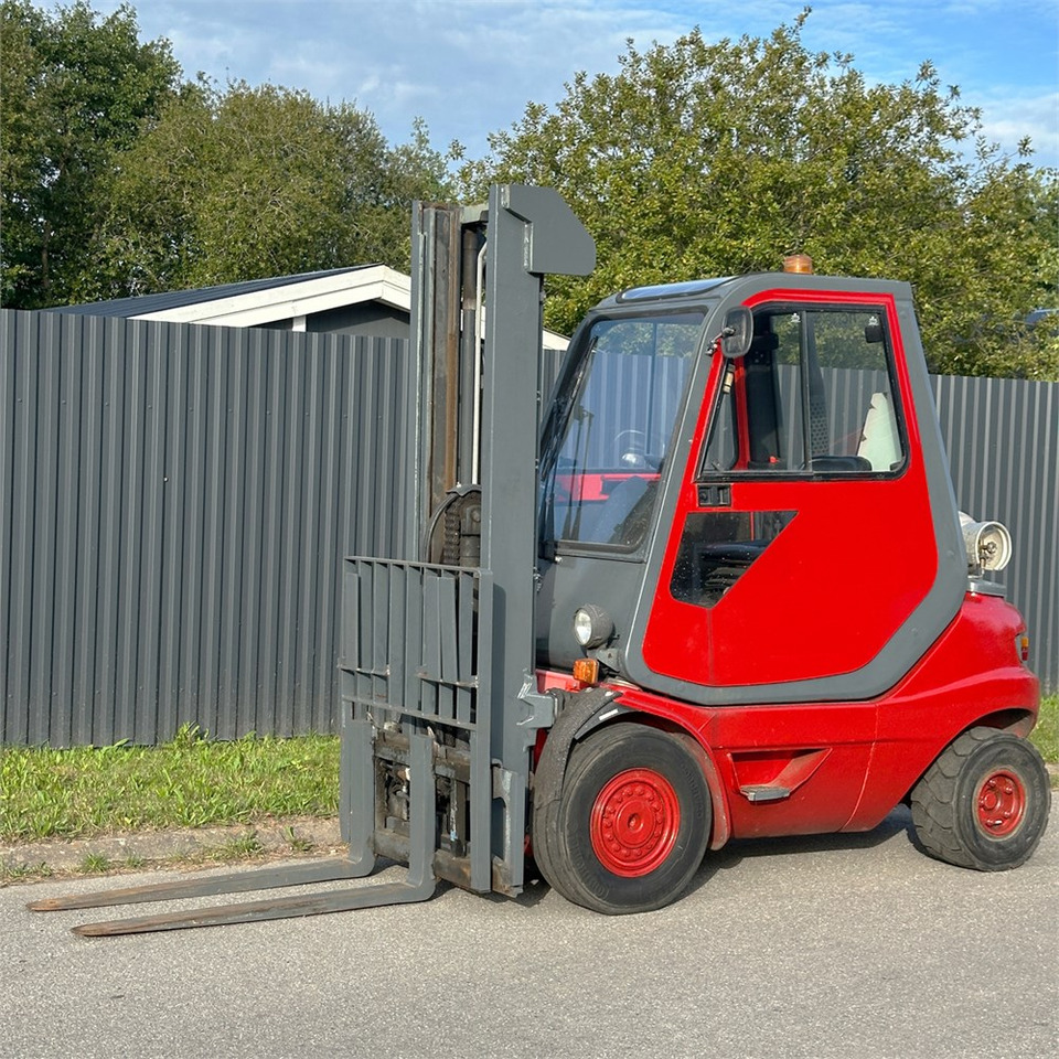 Linde H25T-03 - Villás targonca: 1 kép. Linde H25T-03 - Villás targonca: 1 kép.