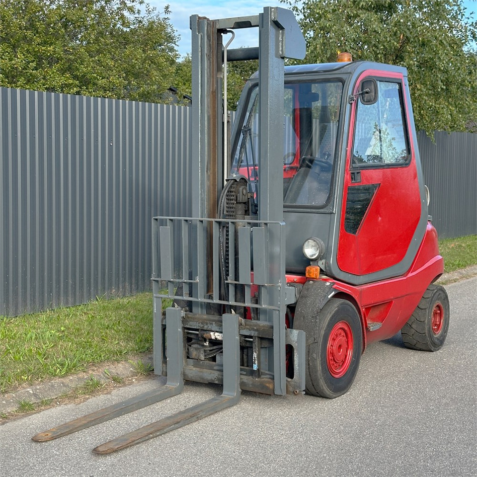 Linde H25T-03 - Villás targonca: 2 kép. Linde H25T-03 - Villás targonca: 2 kép.