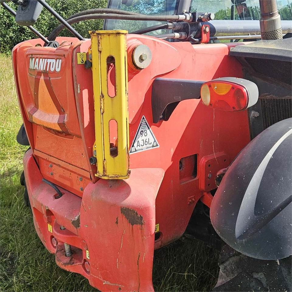 Teleszkópos rakodó Manitou MT 1135: 15 kép.