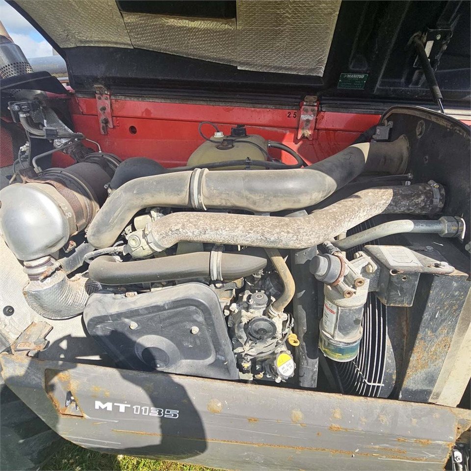 Teleszkópos rakodó Manitou MT 1135: 17 kép.
