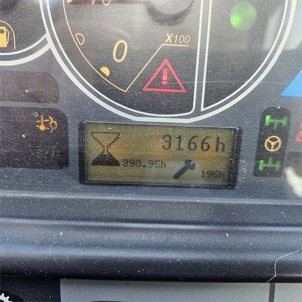 Teleszkópos rakodó Manitou MT 1135: 26 kép.
