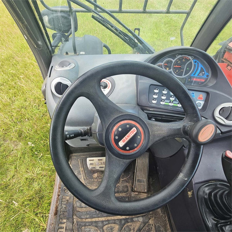 Teleszkópos rakodó Manitou MT 1135: 25 kép.