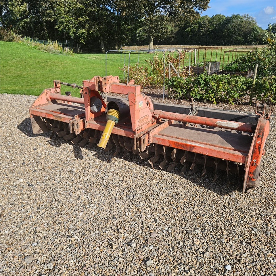 Maschio CB300 - Talajmaró: 5 kép. Maschio CB300 - Talajmaró: 5 kép.