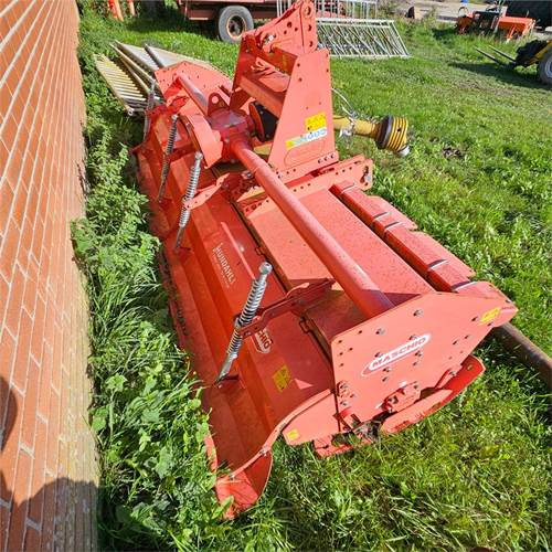 Maschio Fresa C 300 - Talajmaró: 1 kép. Maschio Fresa C 300 - Talajmaró: 1 kép.