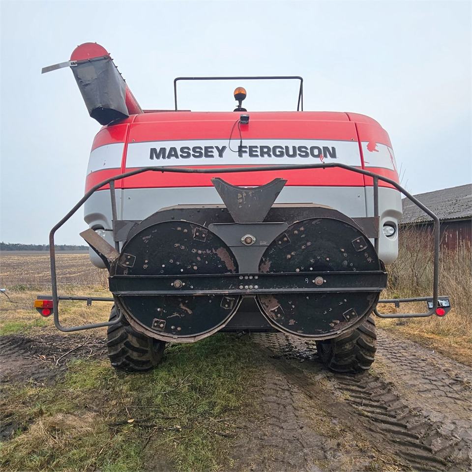 Massey Ferguson 9280 Hybrid - Betakarító gép: 4 kép. Massey Ferguson 9280 Hybrid - Betakarító gép: 4 kép.