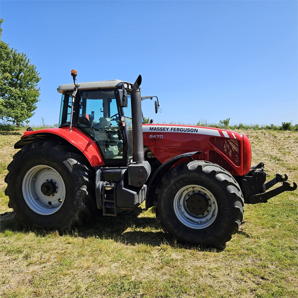 Massey Ferguson MF 8470 Dyna VT - Traktor: 4 kép. Massey Ferguson MF 8470 Dyna VT - Traktor: 4 kép.