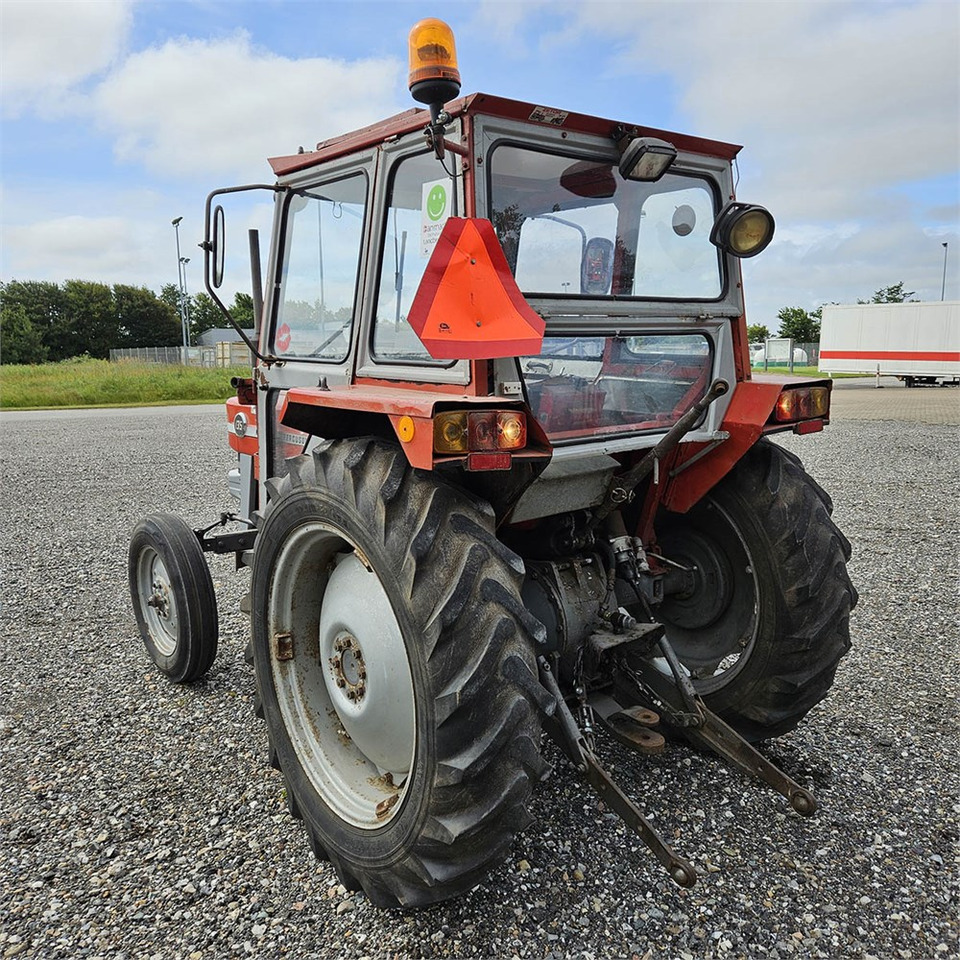 Massey Ferguson MF135 - Traktor: 5 kép. Massey Ferguson MF135 - Traktor: 5 kép.