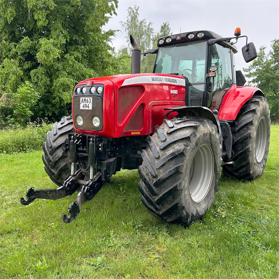 Massey Ferguson MF8460 Dyna-VT - Traktor: 2 kép. Massey Ferguson MF8460 Dyna-VT - Traktor: 2 kép.