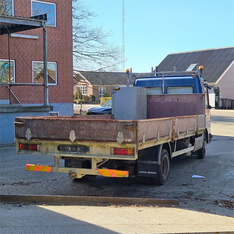 Mercedes ATEGO 817 - Platós teherautó: 5 kép. Mercedes ATEGO 817 - Platós teherautó: 5 kép.