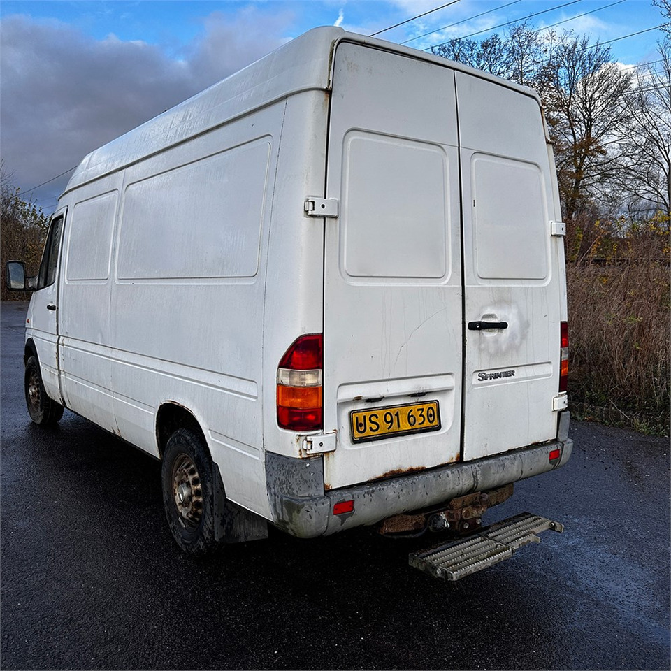 Mercedes SPRINTER 316 CDI-35 - Furgon: 5 kép. Mercedes SPRINTER 316 CDI-35 - Furgon: 5 kép.