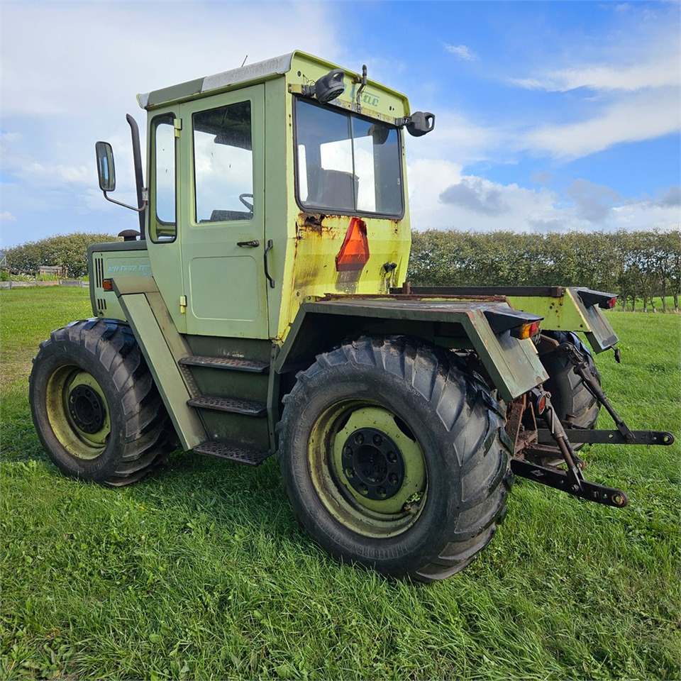 Mercedes Trac 900 Turbo - Traktor: 5 kép. Mercedes Trac 900 Turbo - Traktor: 5 kép.