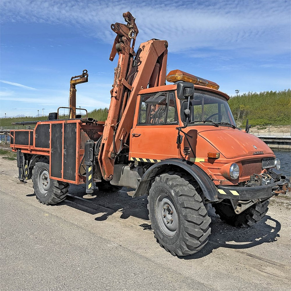 Mercedes Unimog 116 - Darus autó: 1 kép. Mercedes Unimog 116 - Darus autó: 1 kép.