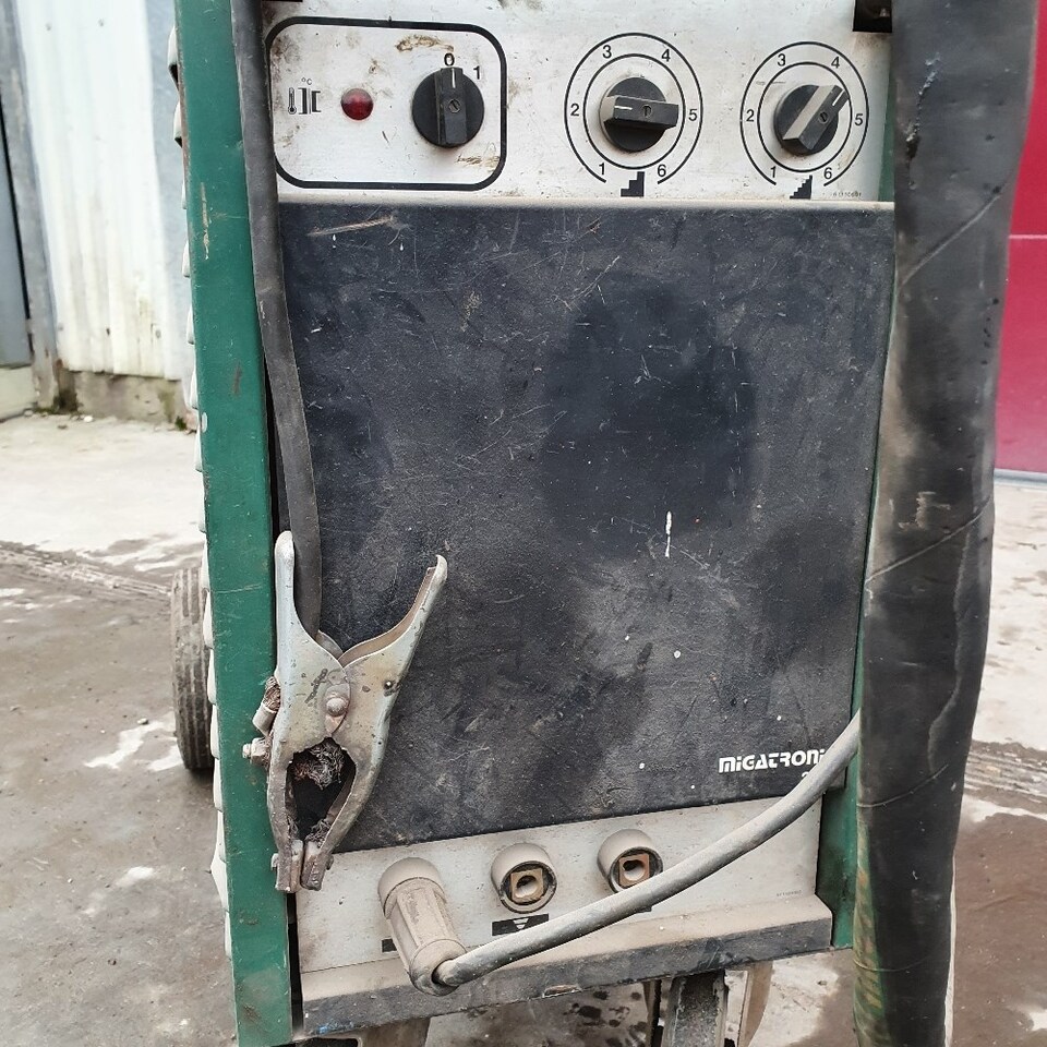 Migatronic CTU 3000 - Hegesztőberendezés: 5 kép. Migatronic CTU 3000 - Hegesztőberendezés: 5 kép.