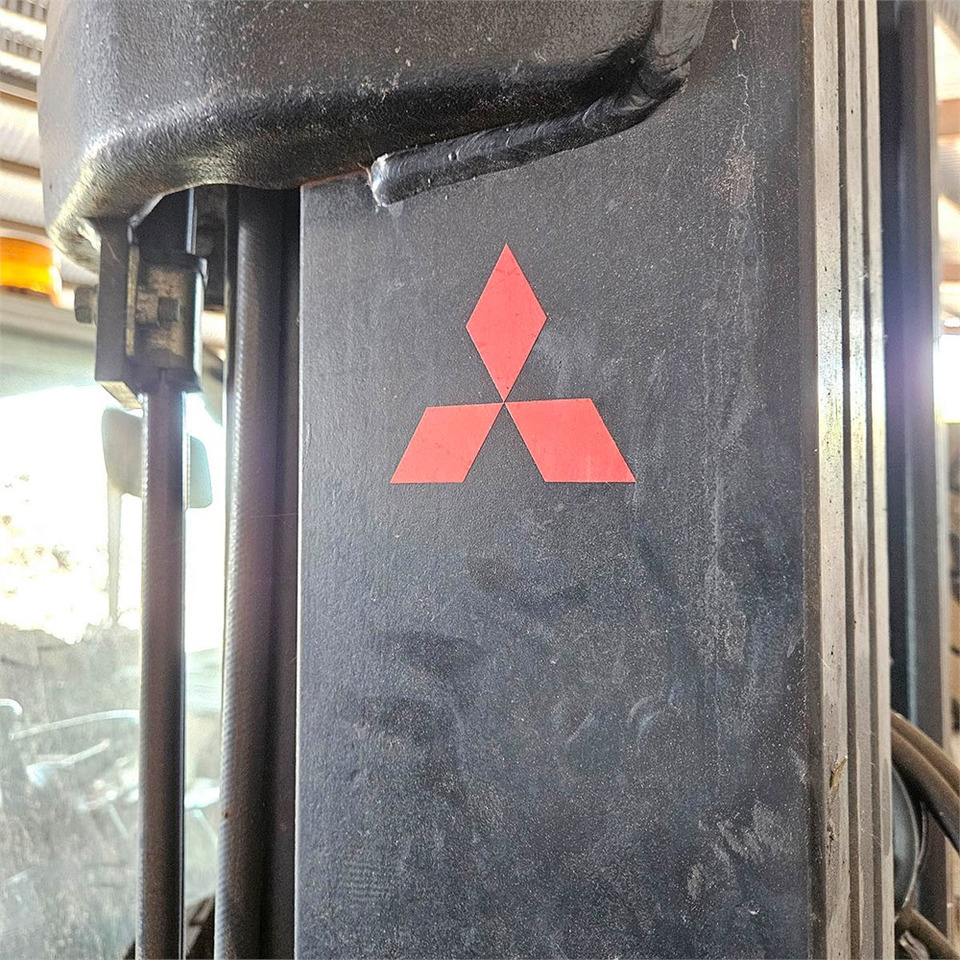 Villás targonca Mitsubishi FG35N: 26 kép.
