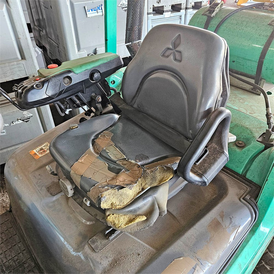 Villás targonca Mitsubishi FG35N: 8 kép.
