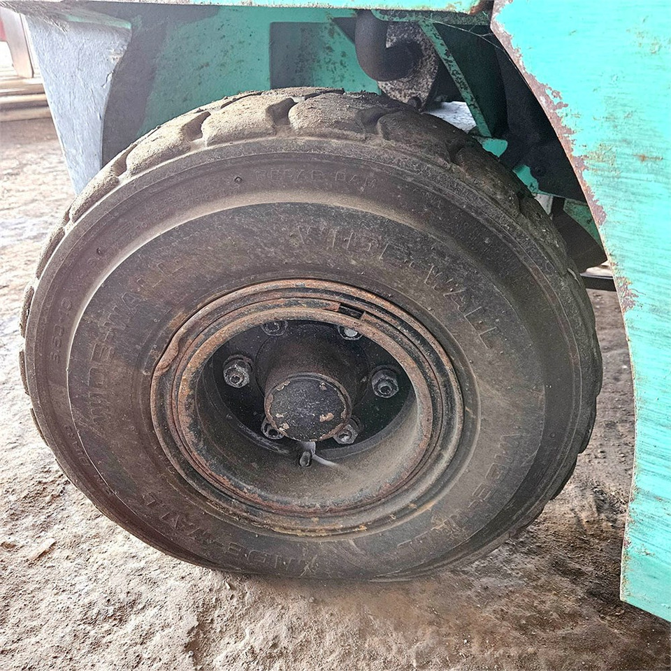 Villás targonca Mitsubishi FG35N: 39 kép.