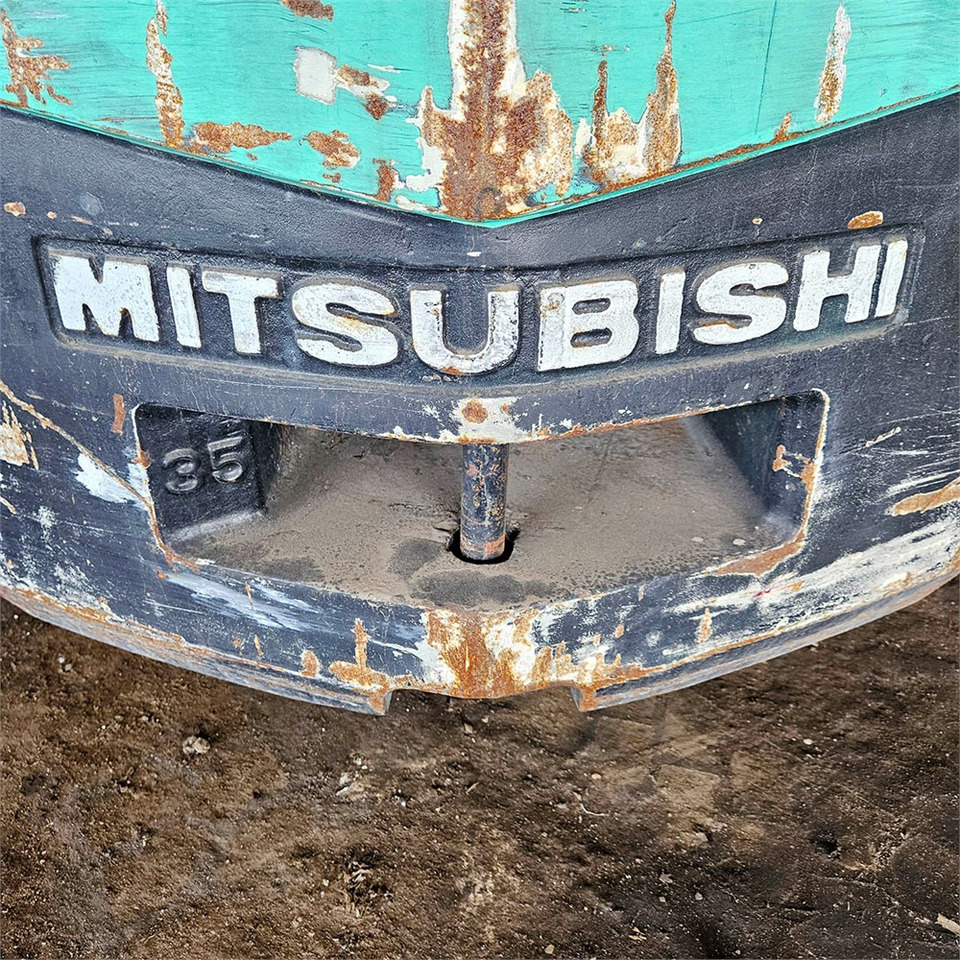 Villás targonca Mitsubishi FG35N: 27 kép.