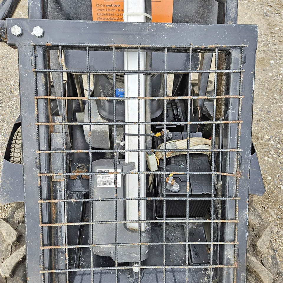 Minidömper Muck-Truck Multilift: 13 kép. Minidömper Muck-Truck Multilift: 13 kép.