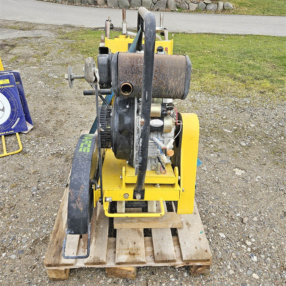 Minidömper Muck-Truck Multilift: 39 kép. Minidömper Muck-Truck Multilift: 39 kép.