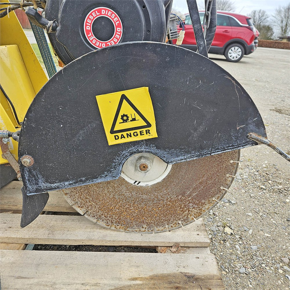 Minidömper Muck-Truck Multilift: 41 kép. Minidömper Muck-Truck Multilift: 41 kép.