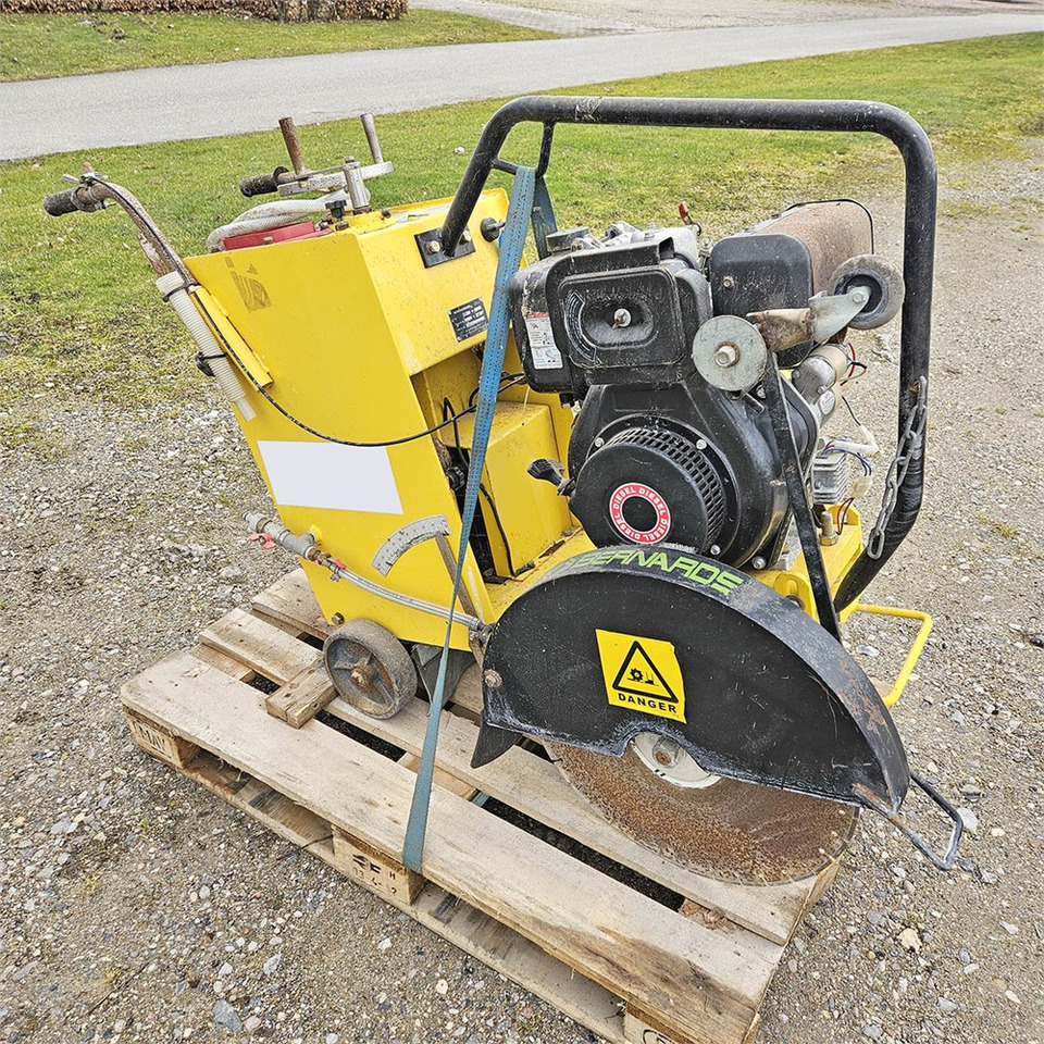 Minidömper Muck-Truck Multilift: 40 kép. Minidömper Muck-Truck Multilift: 40 kép.