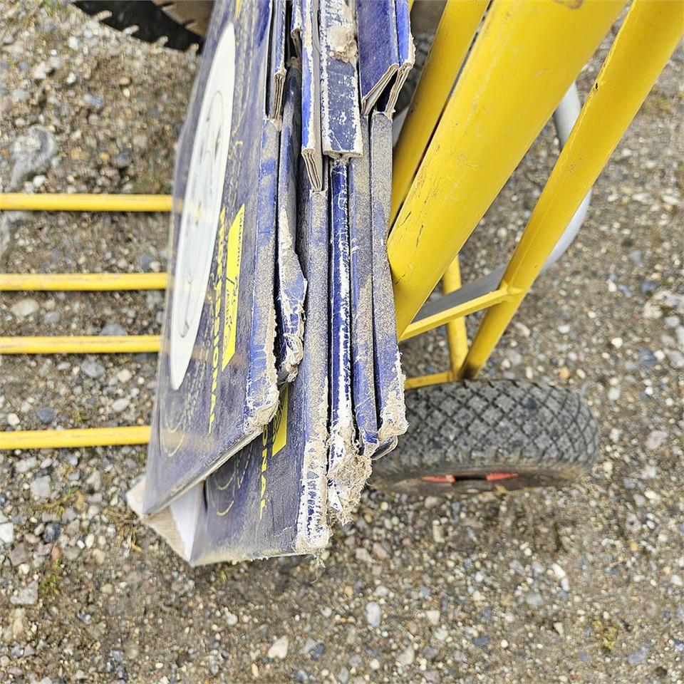 Minidömper Muck-Truck Multilift: 36 kép. Minidömper Muck-Truck Multilift: 36 kép.