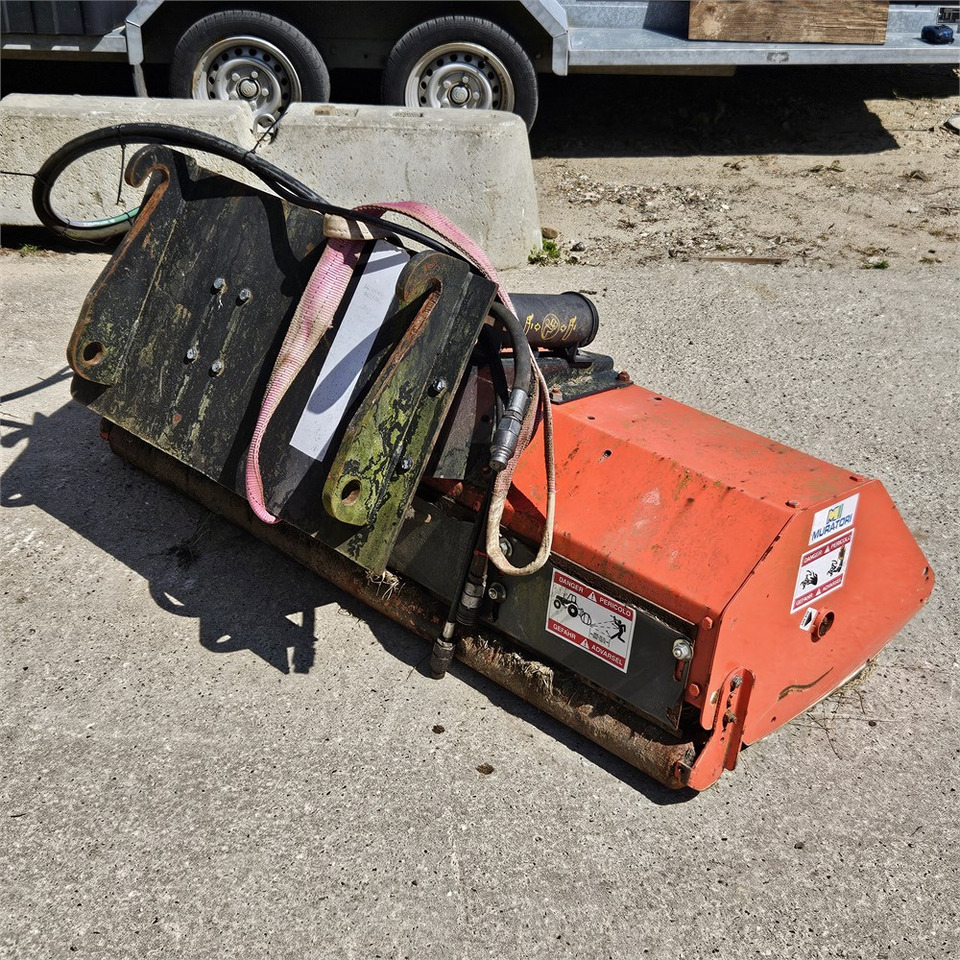 Muratori MT20 155 - Kerti fűkasza: 4 kép. Muratori MT20 155 - Kerti fűkasza: 4 kép.