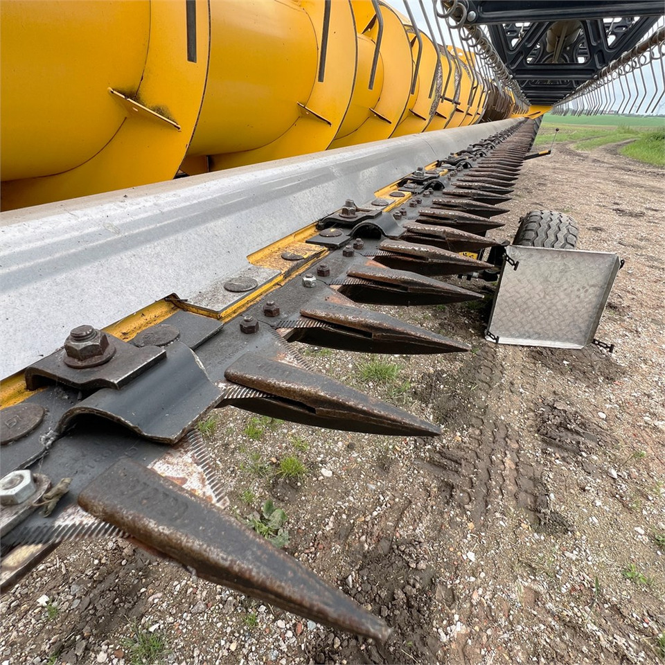 Betakarító gép New Holland 41V: 16 kép.