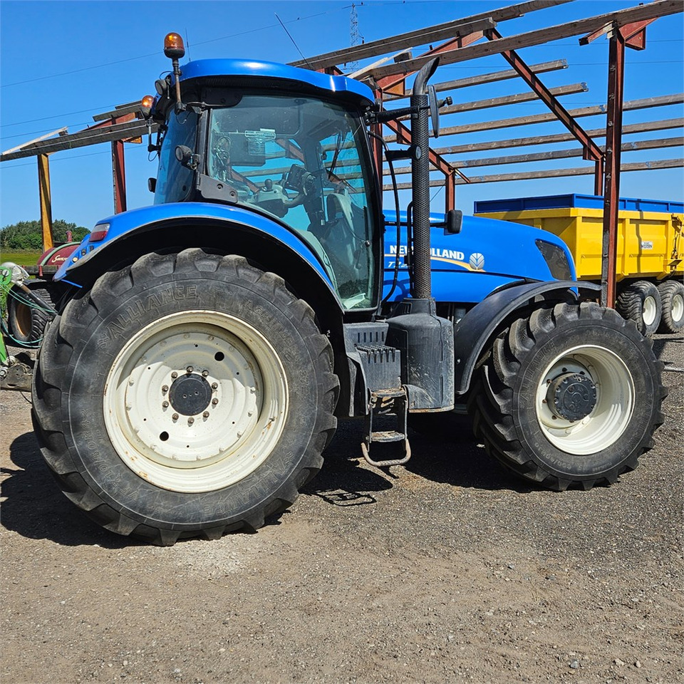 New Holland T7.235 Power Command - Traktor: 3 kép. New Holland T7.235 Power Command - Traktor: 3 kép.