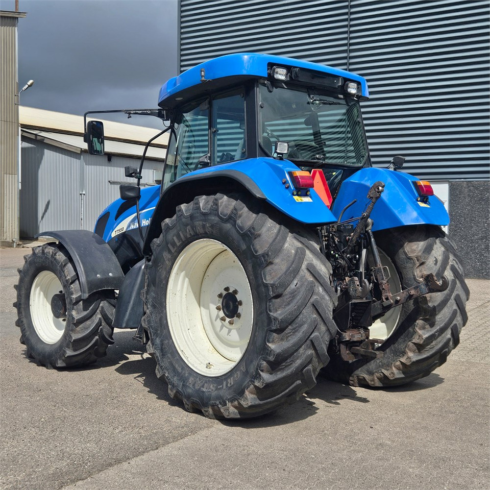 New Holland T7550 - Traktor: 3 kép. New Holland T7550 - Traktor: 3 kép.