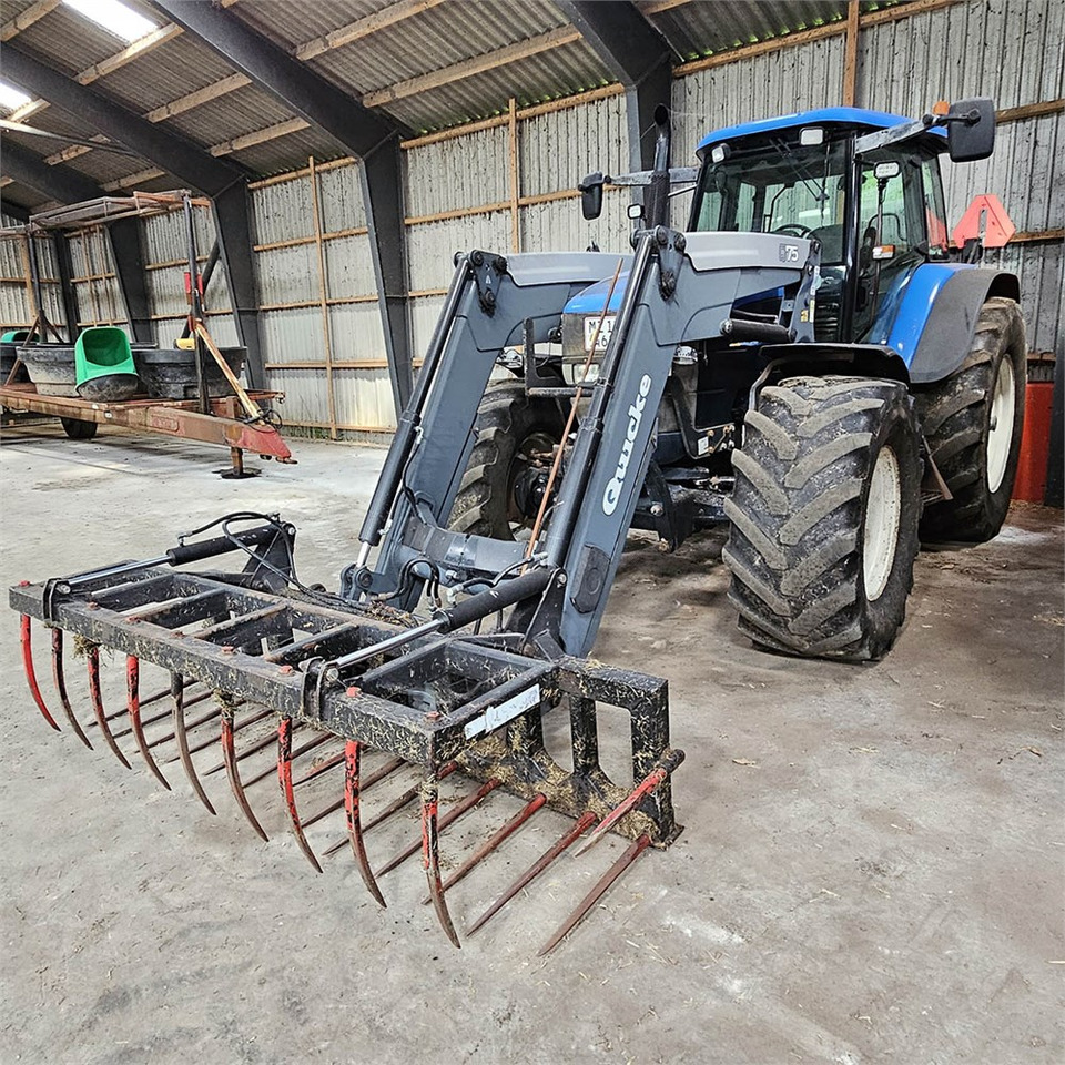 New Holland TM 190 4WD - Traktor: 3 kép. New Holland TM 190 4WD - Traktor: 3 kép.
