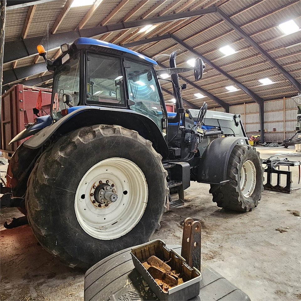 New Holland TM 190 4WD - Traktor: 5 kép. New Holland TM 190 4WD - Traktor: 5 kép.