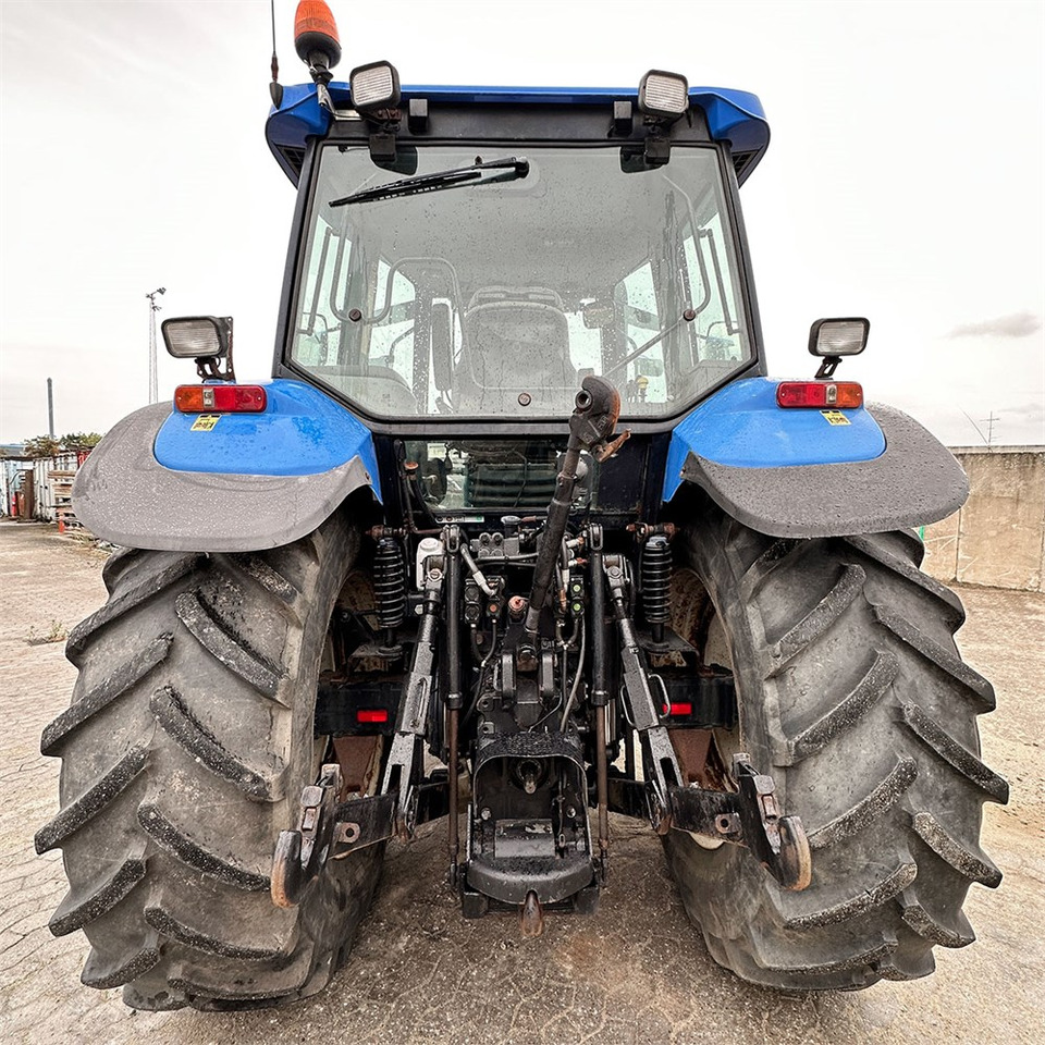 New Holland TM140 - Traktor: 5 kép. New Holland TM140 - Traktor: 5 kép.