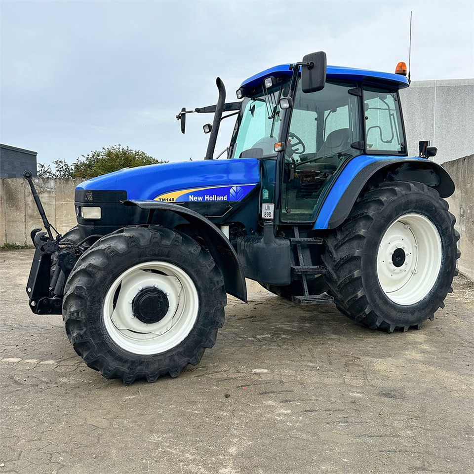 New Holland TM140 - Traktor: 1 kép. New Holland TM140 - Traktor: 1 kép.